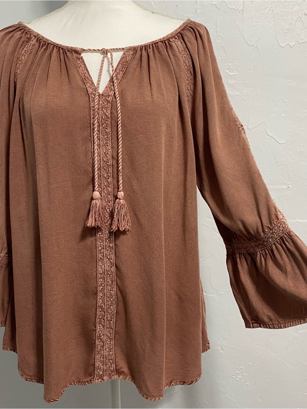 Solitaire Mauve-Tan Boho Tassel Peasant Tunic